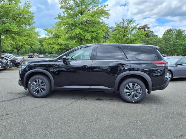 2025 Nissan Pathfinder S