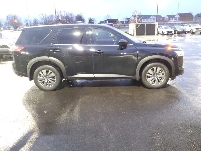 2025 Nissan Pathfinder S