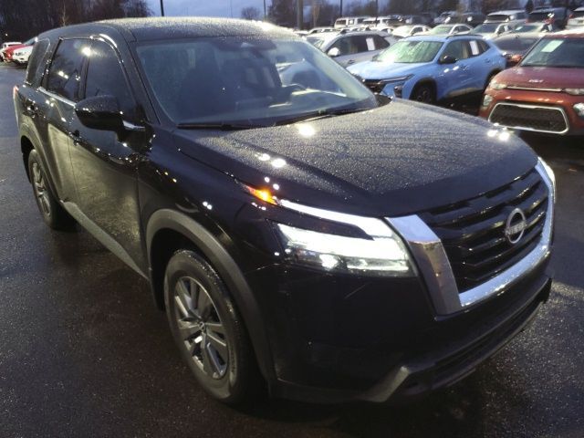2025 Nissan Pathfinder S