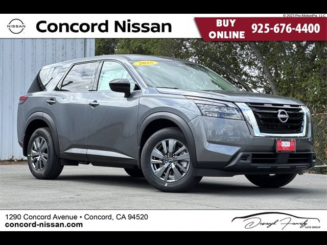 2025 Nissan Pathfinder S