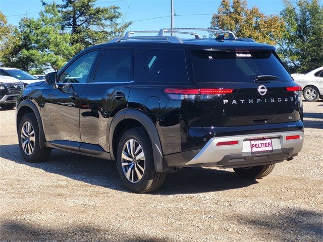 2025 Nissan Pathfinder SL