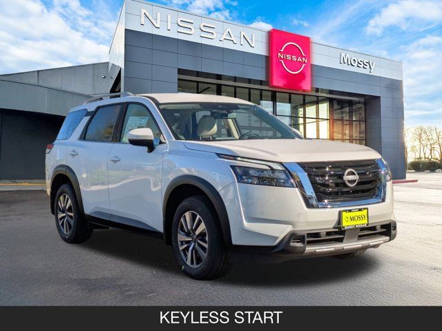 2025 Nissan Pathfinder SL
