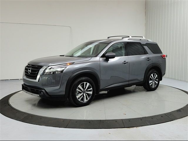 2025 Nissan Pathfinder SL