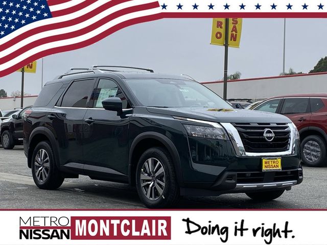 2025 Nissan Pathfinder SL