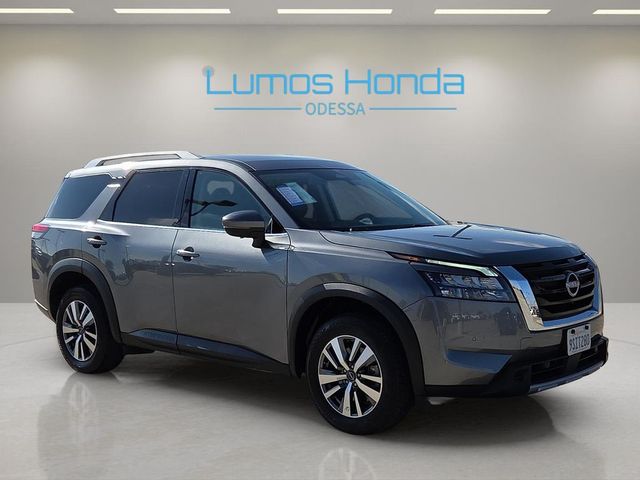2025 Nissan Pathfinder SL