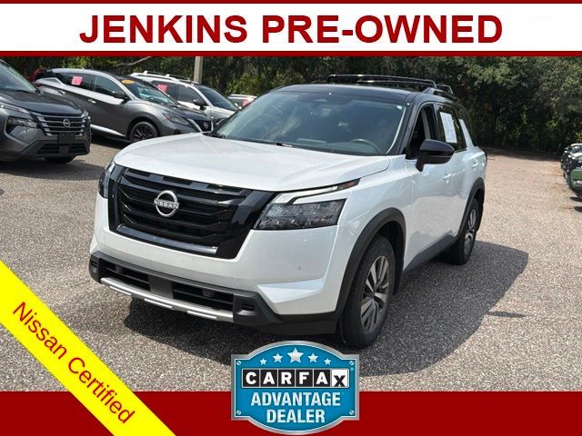 2025 Nissan Pathfinder SL