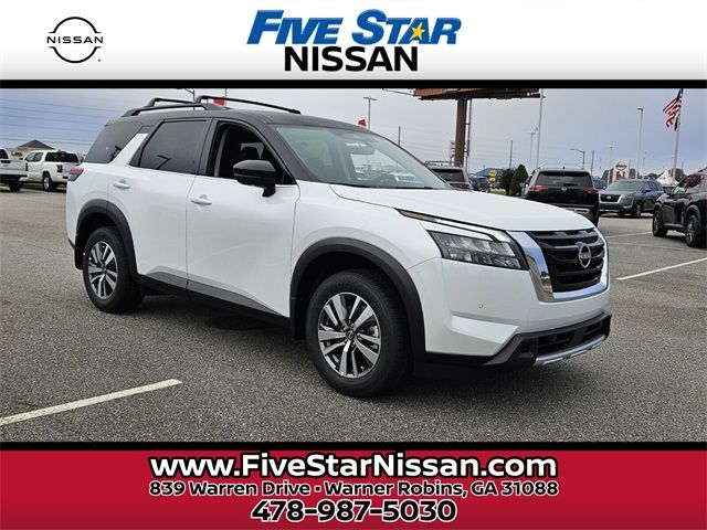 2025 Nissan Pathfinder SL