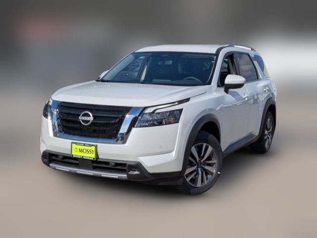 2025 Nissan Pathfinder SL