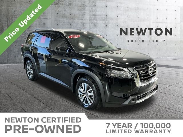 2025 Nissan Pathfinder SL