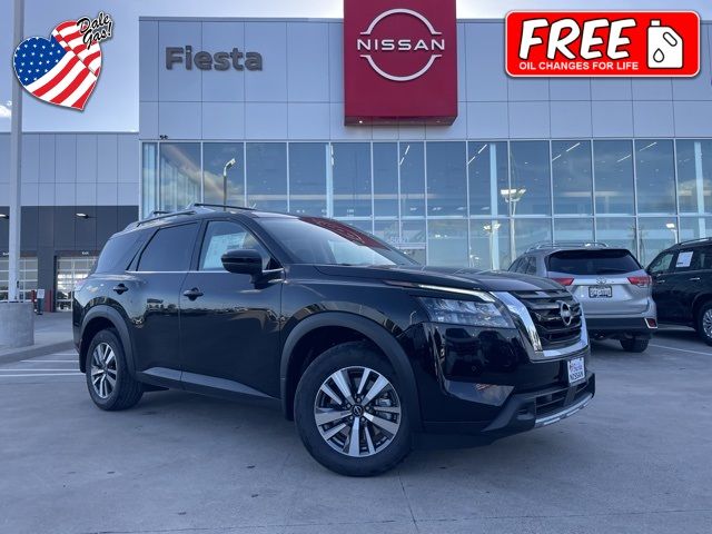2025 Nissan Pathfinder SL