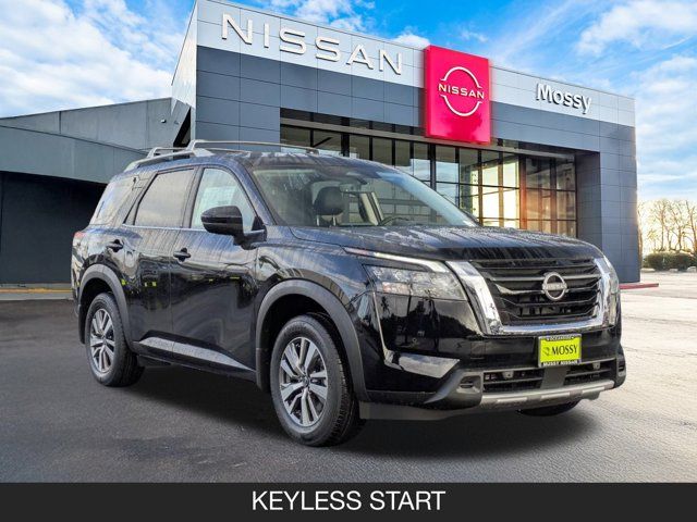 2025 Nissan Pathfinder SL