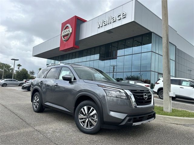 2025 Nissan Pathfinder SL