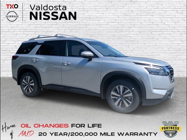 2025 Nissan Pathfinder SL