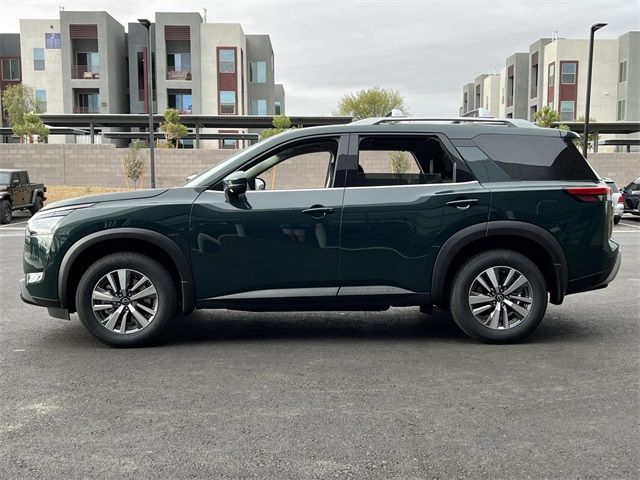 2025 Nissan Pathfinder SL