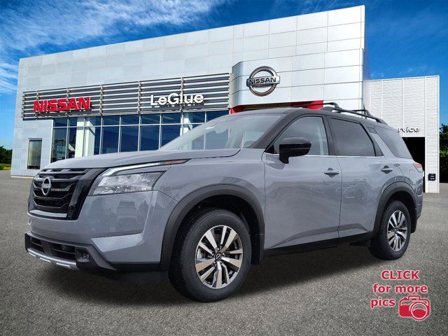 2025 Nissan Pathfinder SL