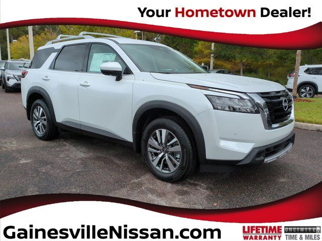 2025 Nissan Pathfinder SL