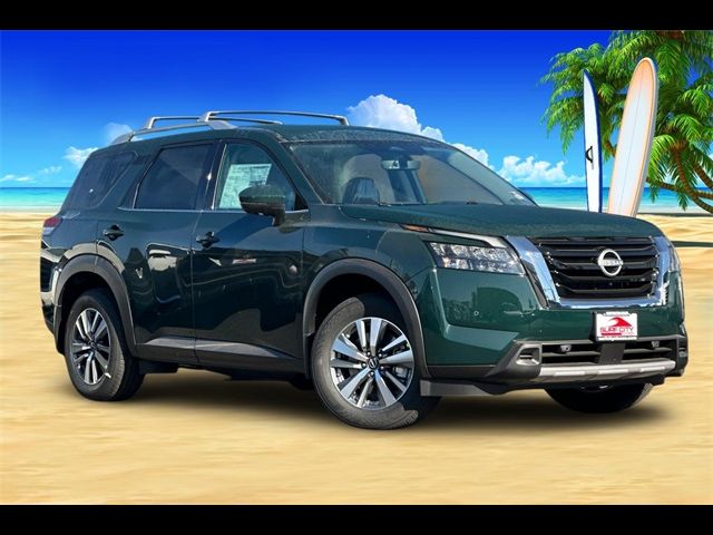 2025 Nissan Pathfinder SL