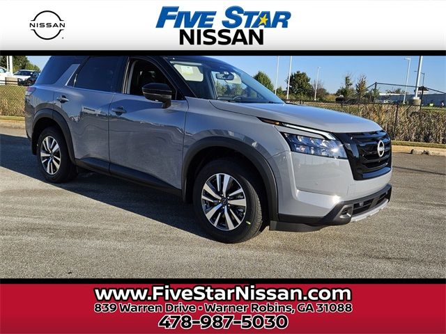 2025 Nissan Pathfinder SL