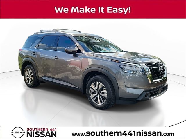 2025 Nissan Pathfinder SL