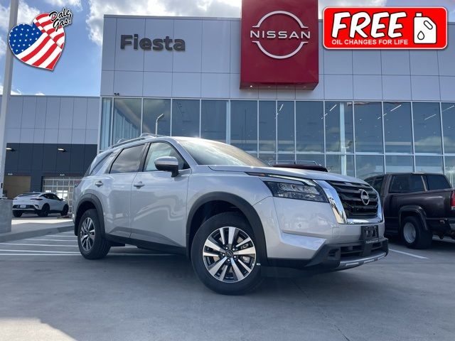 2025 Nissan Pathfinder SL