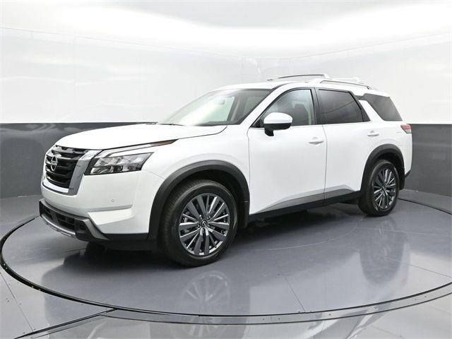 2025 Nissan Pathfinder SL