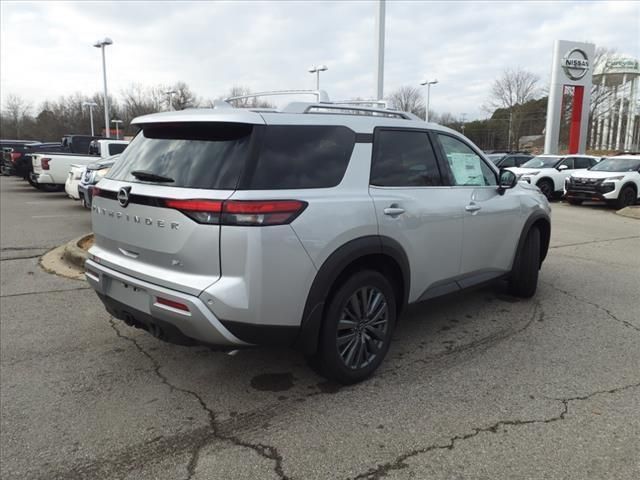 2025 Nissan Pathfinder SL