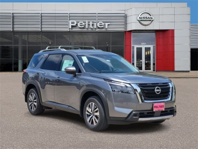 2025 Nissan Pathfinder SL