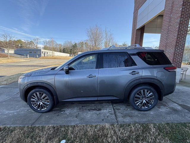 2025 Nissan Pathfinder SL