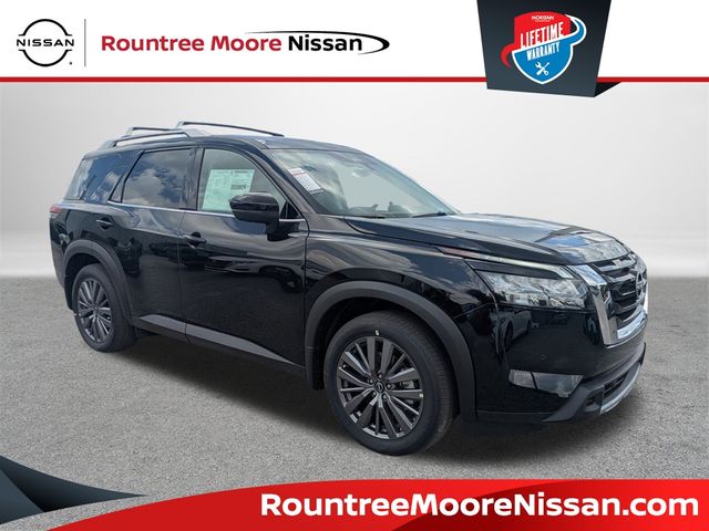 2025 Nissan Pathfinder SL