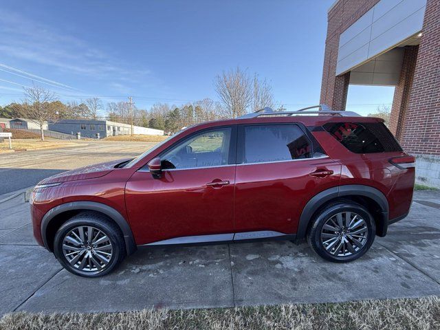 2025 Nissan Pathfinder SL