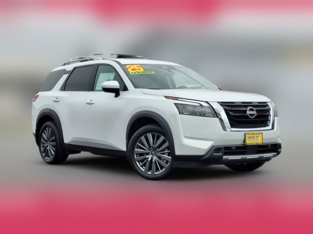 2025 Nissan Pathfinder SL