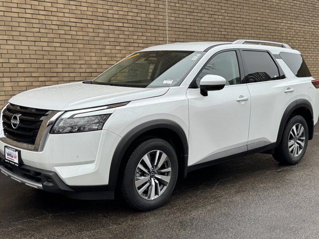 2025 Nissan Pathfinder SL