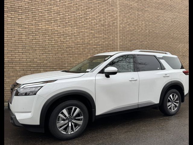 2025 Nissan Pathfinder SL