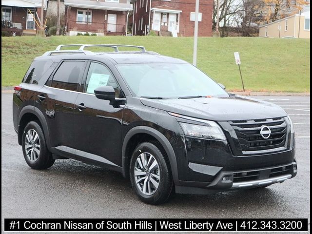 2025 Nissan Pathfinder SL