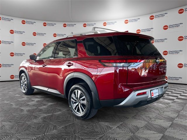 2025 Nissan Pathfinder SL