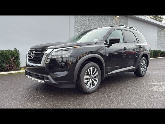 2025 Nissan Pathfinder SL