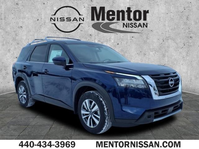 2025 Nissan Pathfinder SL