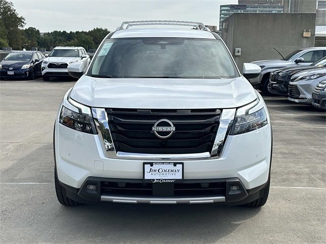 2025 Nissan Pathfinder SL