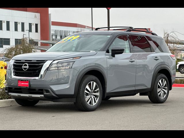 2025 Nissan Pathfinder SL