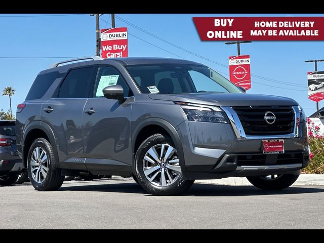 2025 Nissan Pathfinder SL