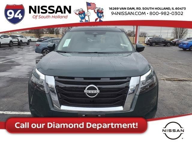 2025 Nissan Pathfinder SL