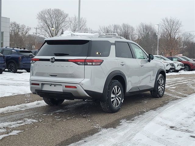 2025 Nissan Pathfinder SL