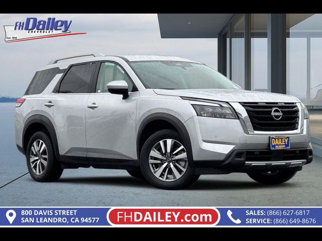 2025 Nissan Pathfinder SL