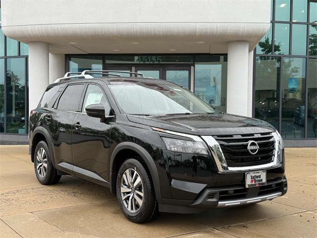 2025 Nissan Pathfinder SL