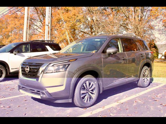 2025 Nissan Pathfinder SL