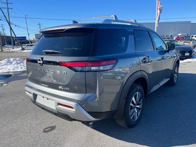 2025 Nissan Pathfinder SL