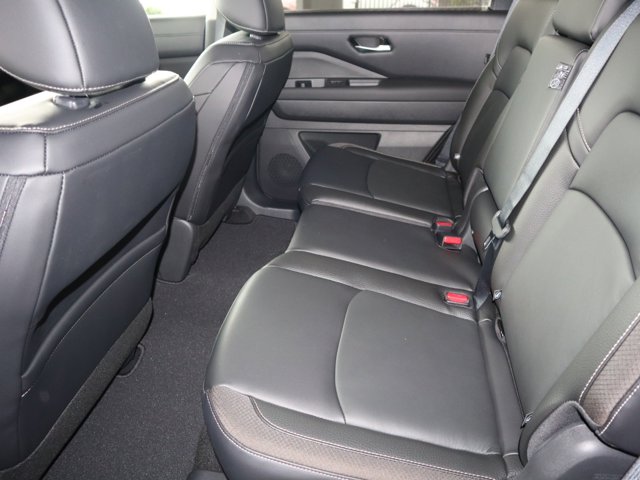 Vehicle image 15 of 24