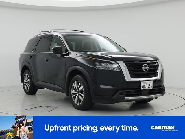 2025 Nissan Pathfinder SL