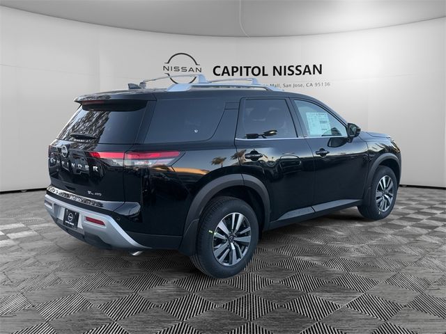 2025 Nissan Pathfinder SL