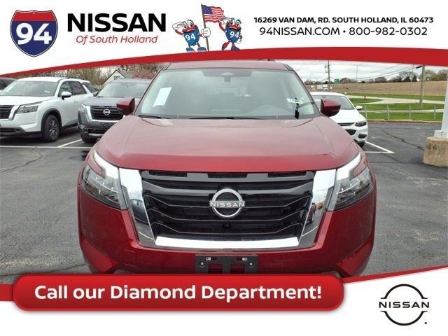 2025 Nissan Pathfinder SL